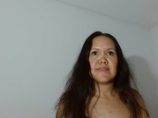 marilyn-beautifullyhairy live cam on BongaCams