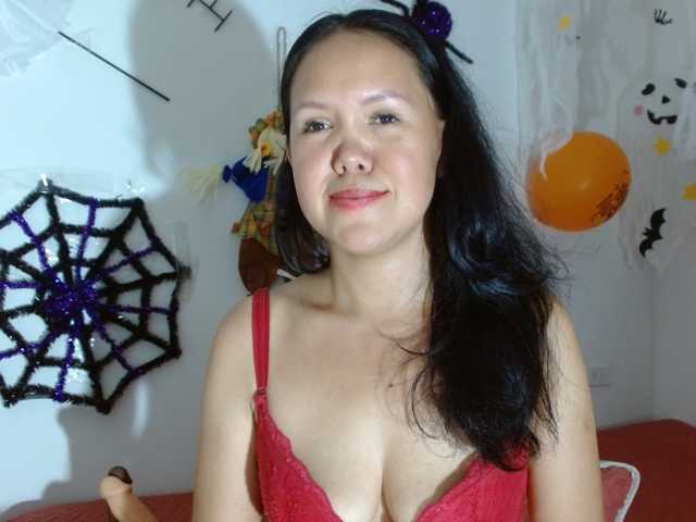 marilyn-beautifullyhairy live cam on BongaCams