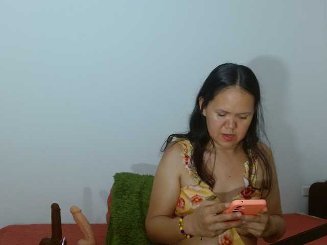 marilyn-beautifullyhairy live cam on BongaCams