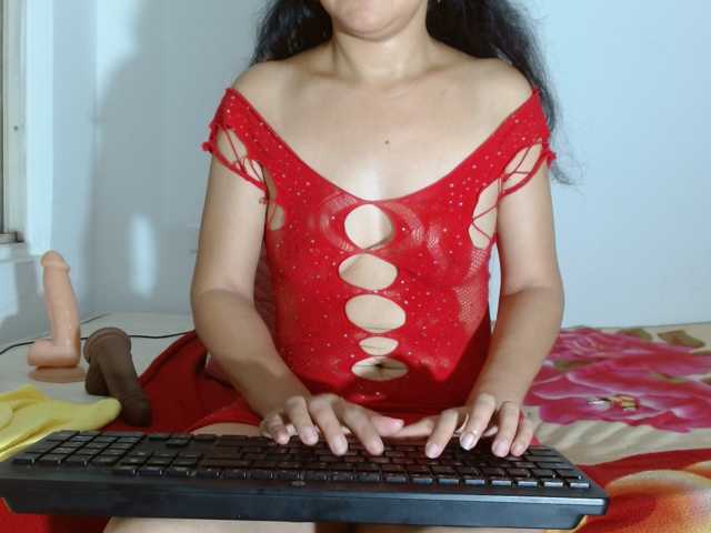 marilyn-beautifullyhairy live cam on BongaCams