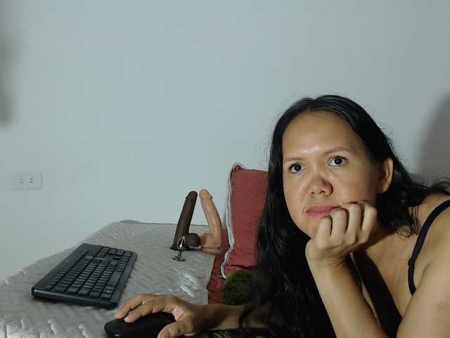 marilyn-beautifullyhairy live cam on BongaCams