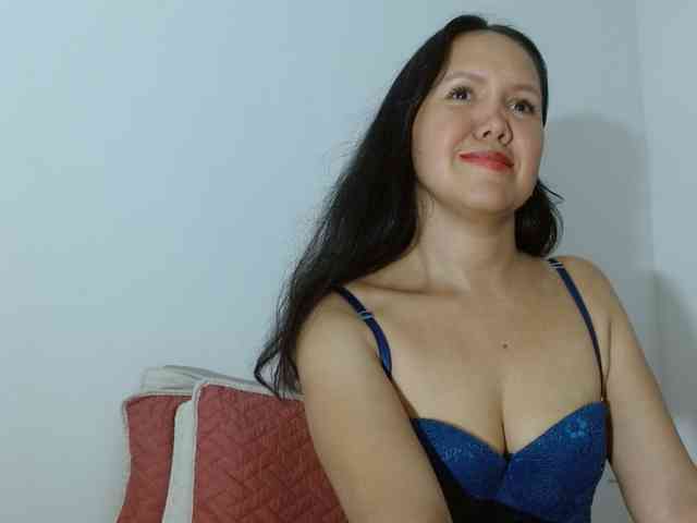 marilyn-beautifullyhairy webcam