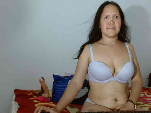 marilyn-beautifullyhairy webcam