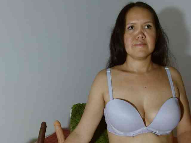 marilyn-beautifullyhairy webcam