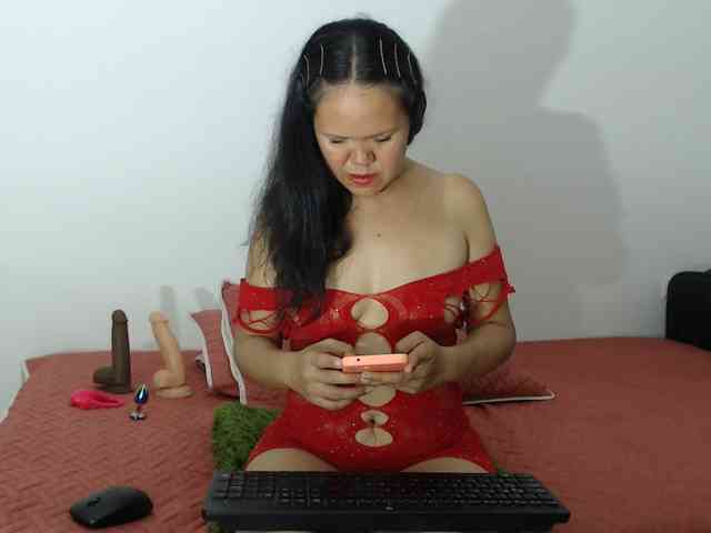 marilyn-beautifullyhairy webcam