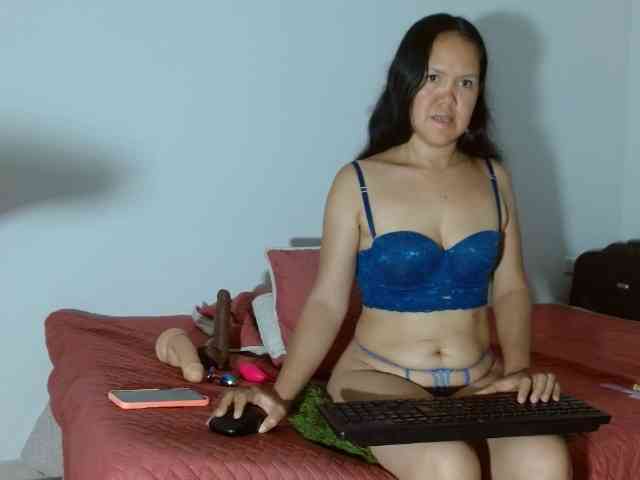 marilyn-beautifullyhairy webcam