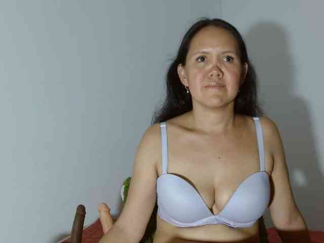 marilyn-beautifullyhairy webcam