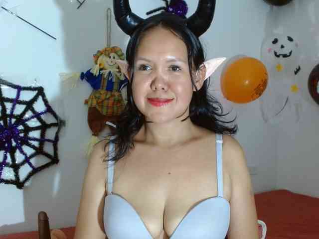 marilyn-beautifullyhairy webcam