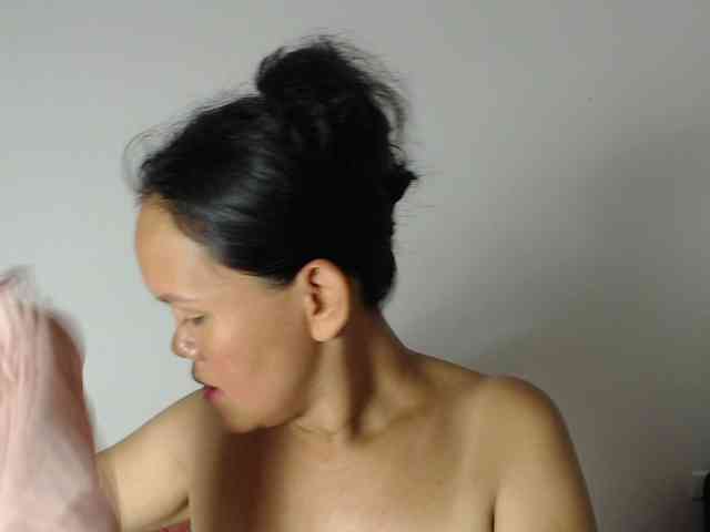 marilyn-beautifullyhairy webcam