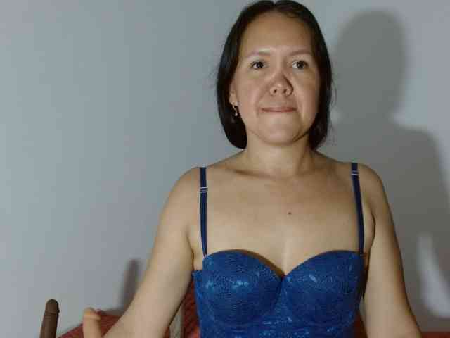 marilyn-beautifullyhairy webcam