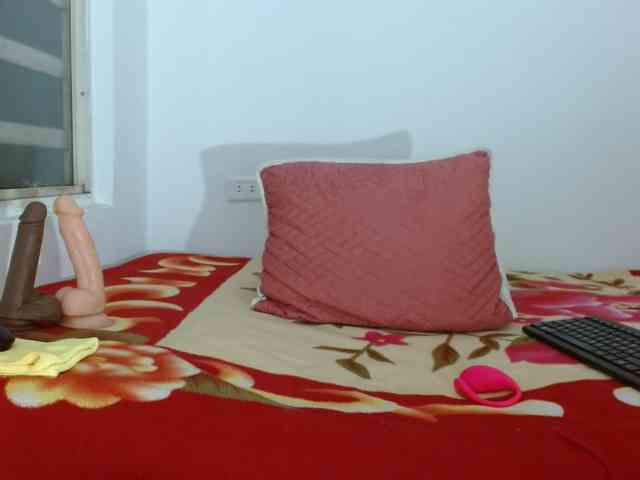 marilyn-beautifullyhairy webcam