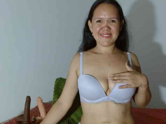 marilyn-beautifullyhairy webcam