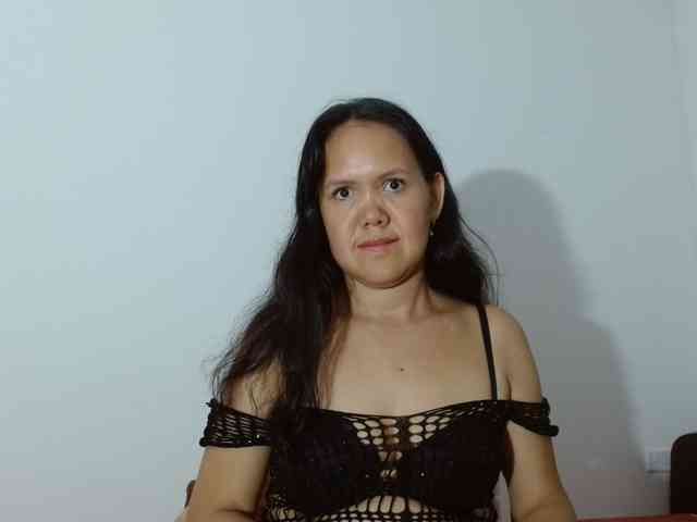 marilyn-beautifullyhairy webcam