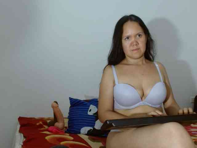 marilyn-beautifullyhairy webcam