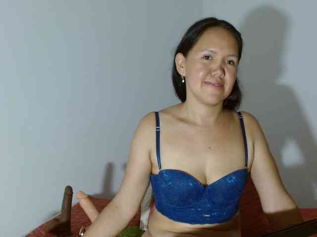 marilyn-beautifullyhairy webcam