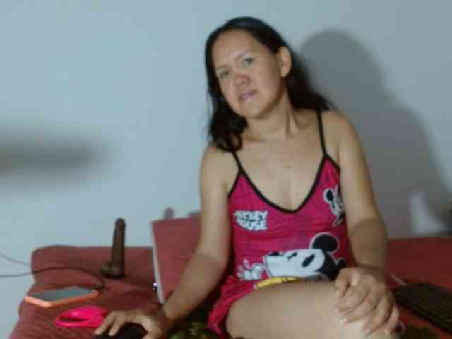 marilyn-beautifullyhairy webcam