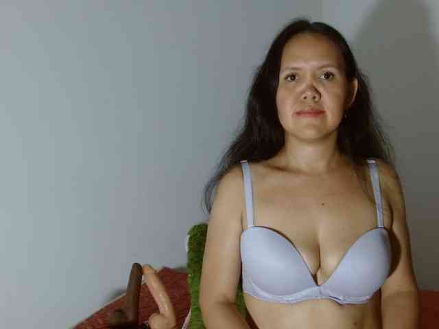 marilyn-beautifullyhairy webcam