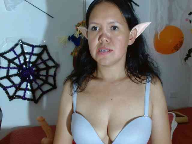 marilyn-beautifullyhairy webcam
