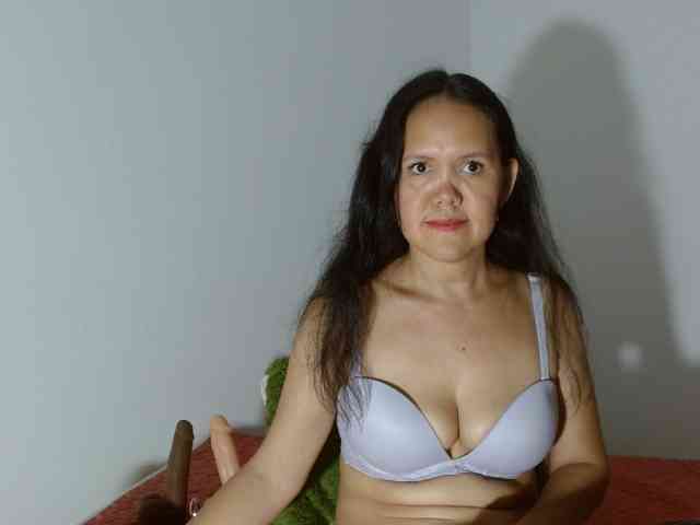 marilyn-beautifullyhairy webcam