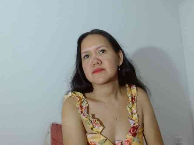 marilyn-beautifullyhairy webcam