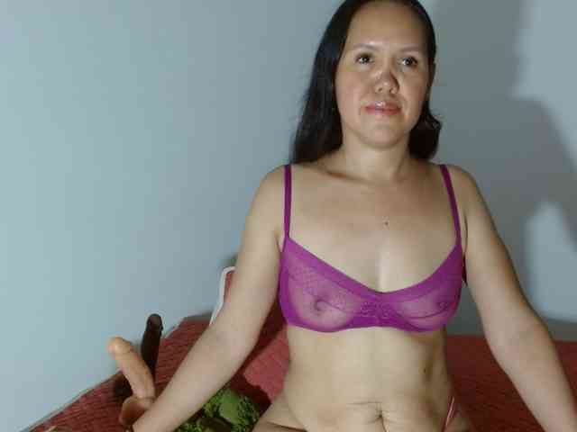 marilyn-beautifullyhairy webcam