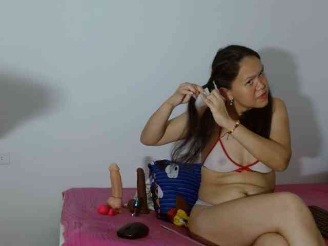 marilyn-beautifullyhairy webcam