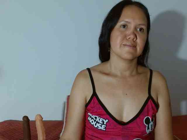 marilyn-beautifullyhairy webcam