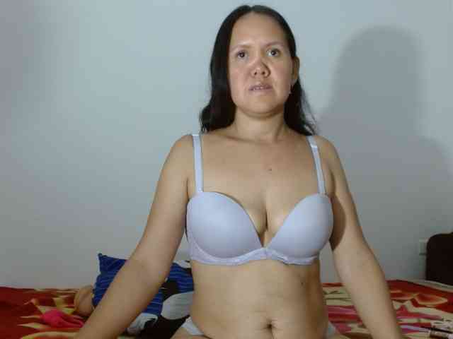marilyn-beautifullyhairy webcam