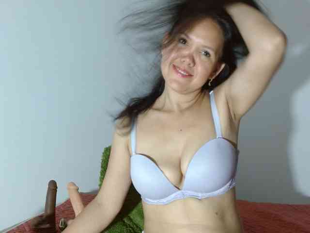 marilyn-beautifullyhairy webcam