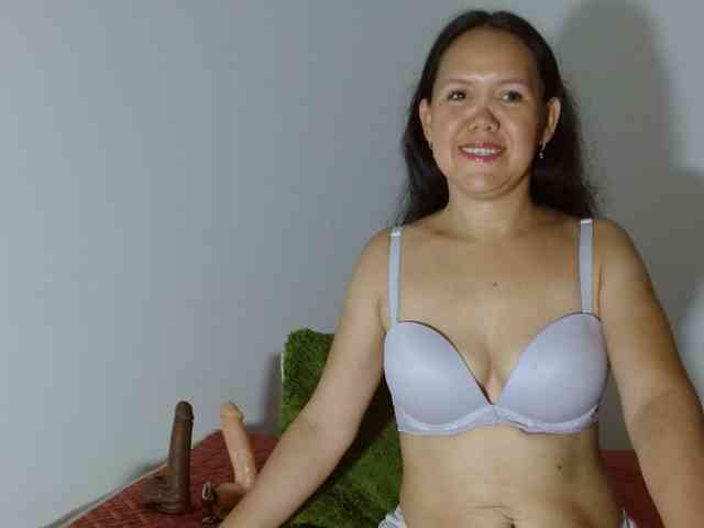 marilyn-beautifullyhairy webcam