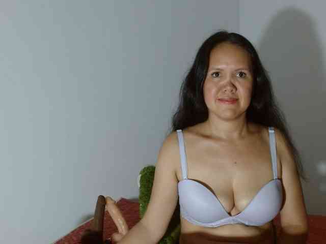 marilyn-beautifullyhairy webcam