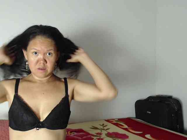 marilyn-beautifullyhairy webcam