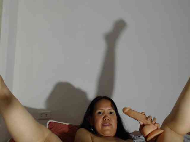 marilyn-beautifullyhairy webcam