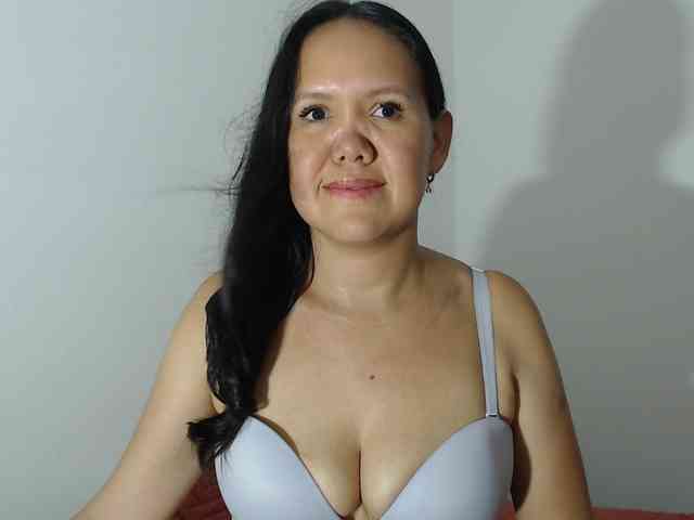 marilyn-beautifullyhairy webcam