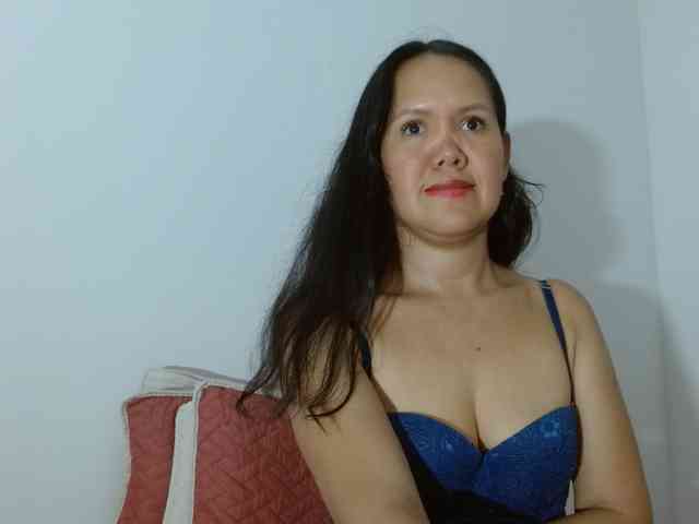 marilyn-beautifullyhairy webcam