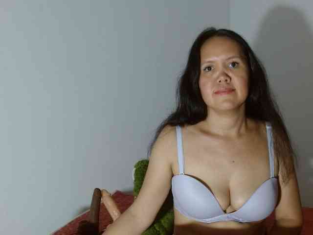 marilyn-beautifullyhairy webcam