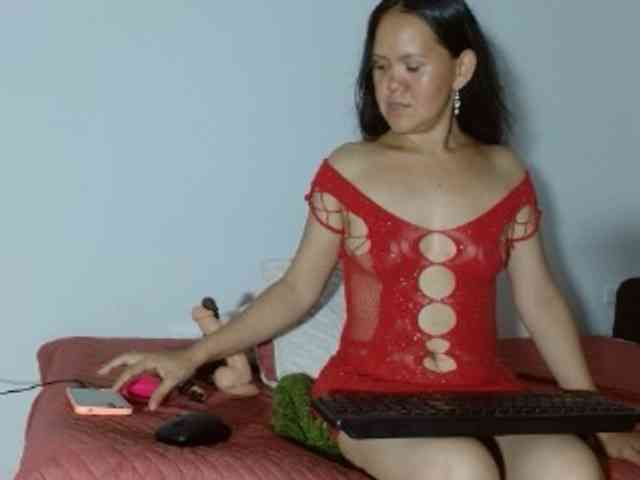 marilyn-beautifullyhairy webcam