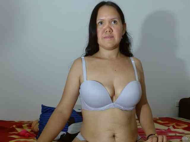marilyn-beautifullyhairy webcam