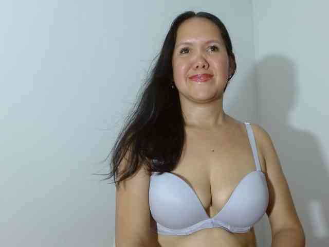 marilyn-beautifullyhairy webcam