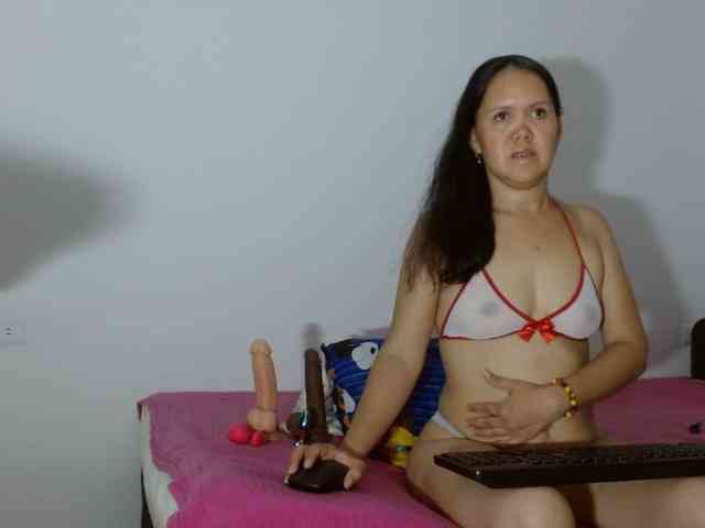 marilyn-beautifullyhairy webcam