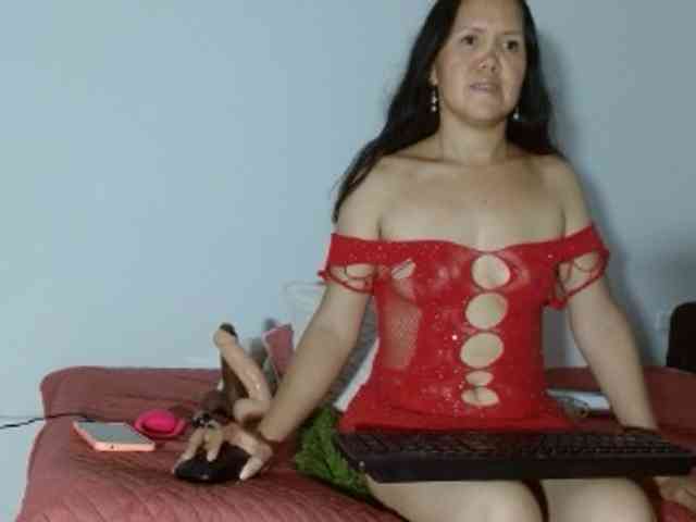 marilyn-beautifullyhairy webcam