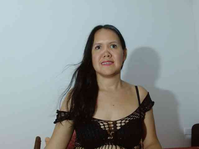 marilyn-beautifullyhairy webcam
