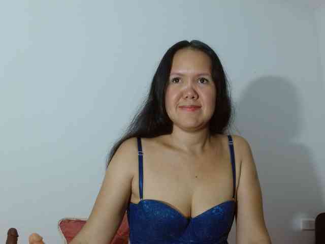 marilyn-beautifullyhairy webcam