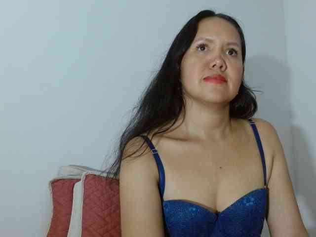 marilyn-beautifullyhairy webcam