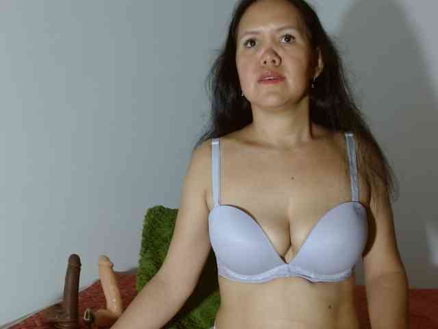 marilyn-beautifullyhairy webcam