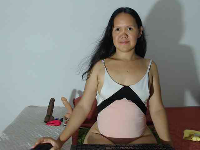 marilyn-beautifullyhairy webcam