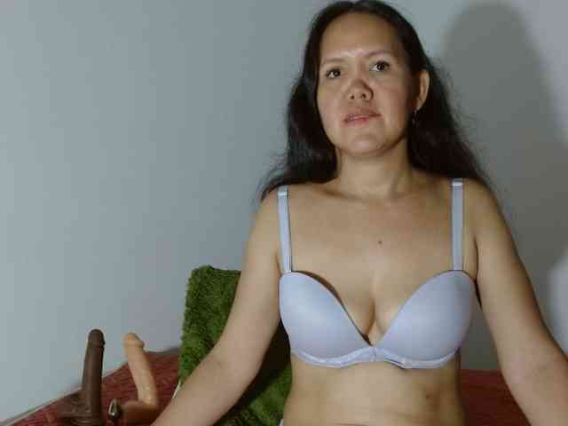 marilyn-beautifullyhairy webcam