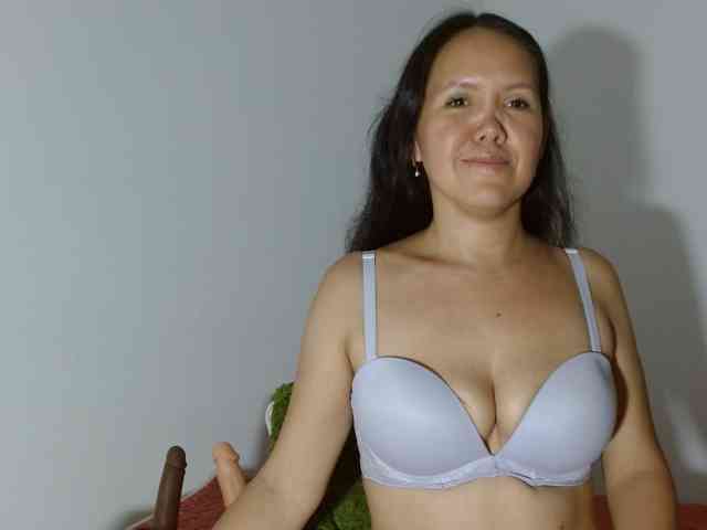 marilyn-beautifullyhairy webcam