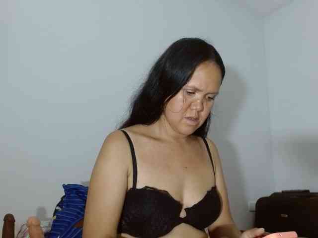 marilyn-beautifullyhairy webcam