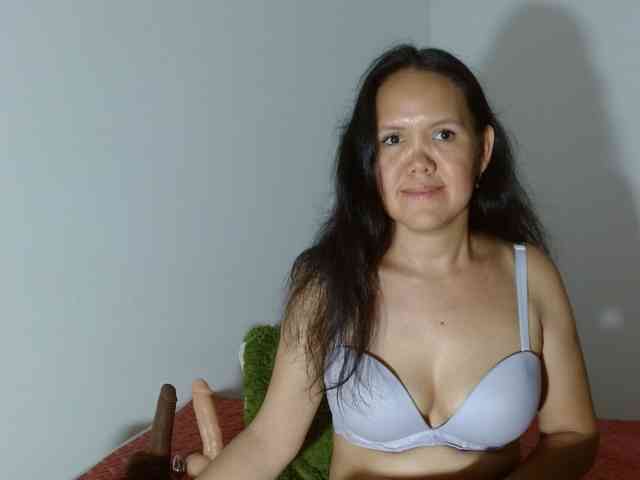 marilyn-beautifullyhairy webcam
